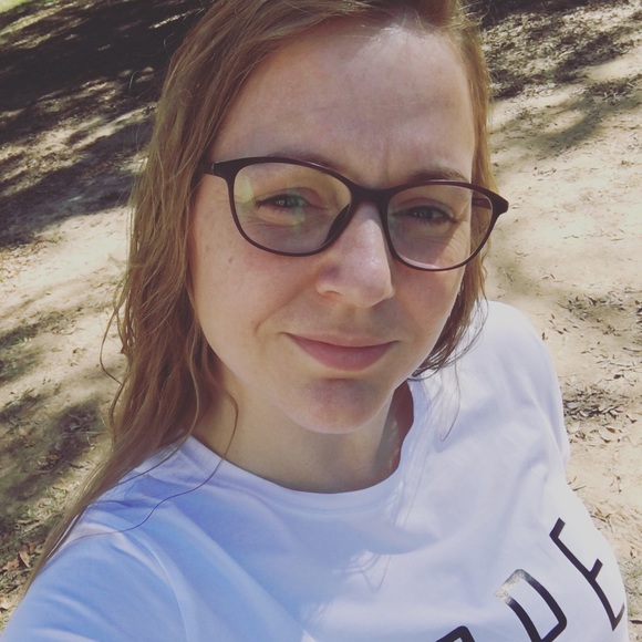 Meet your Posher, Nicki - Picture 3 of 4